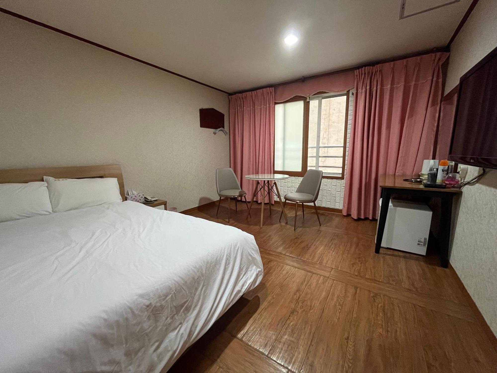 Oreum Motel Τζέτζου Εξωτερικό φωτογραφία