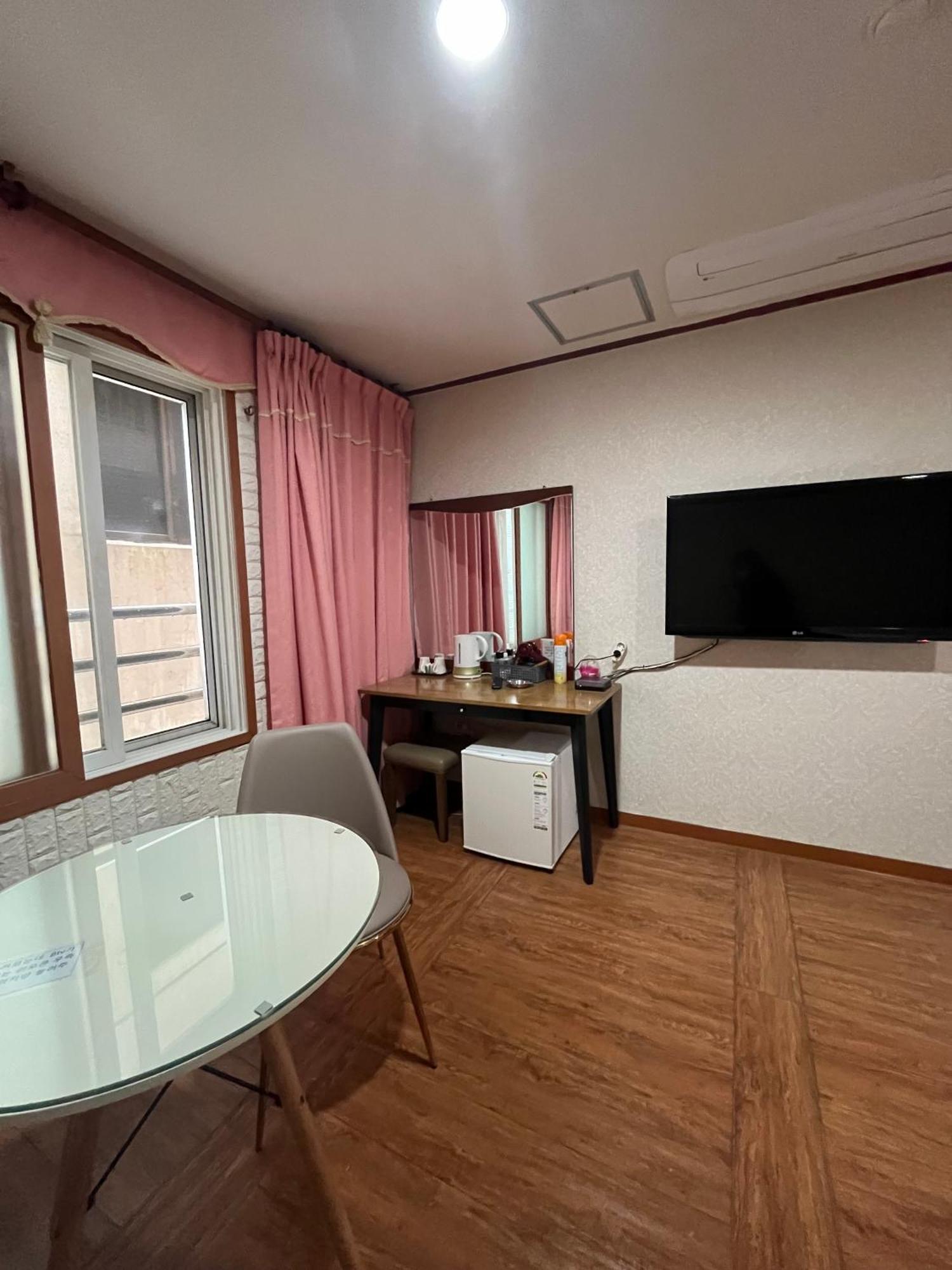Oreum Motel Τζέτζου Εξωτερικό φωτογραφία